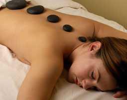 Hot-Stone-Massage als Weihnachtsgeschenk